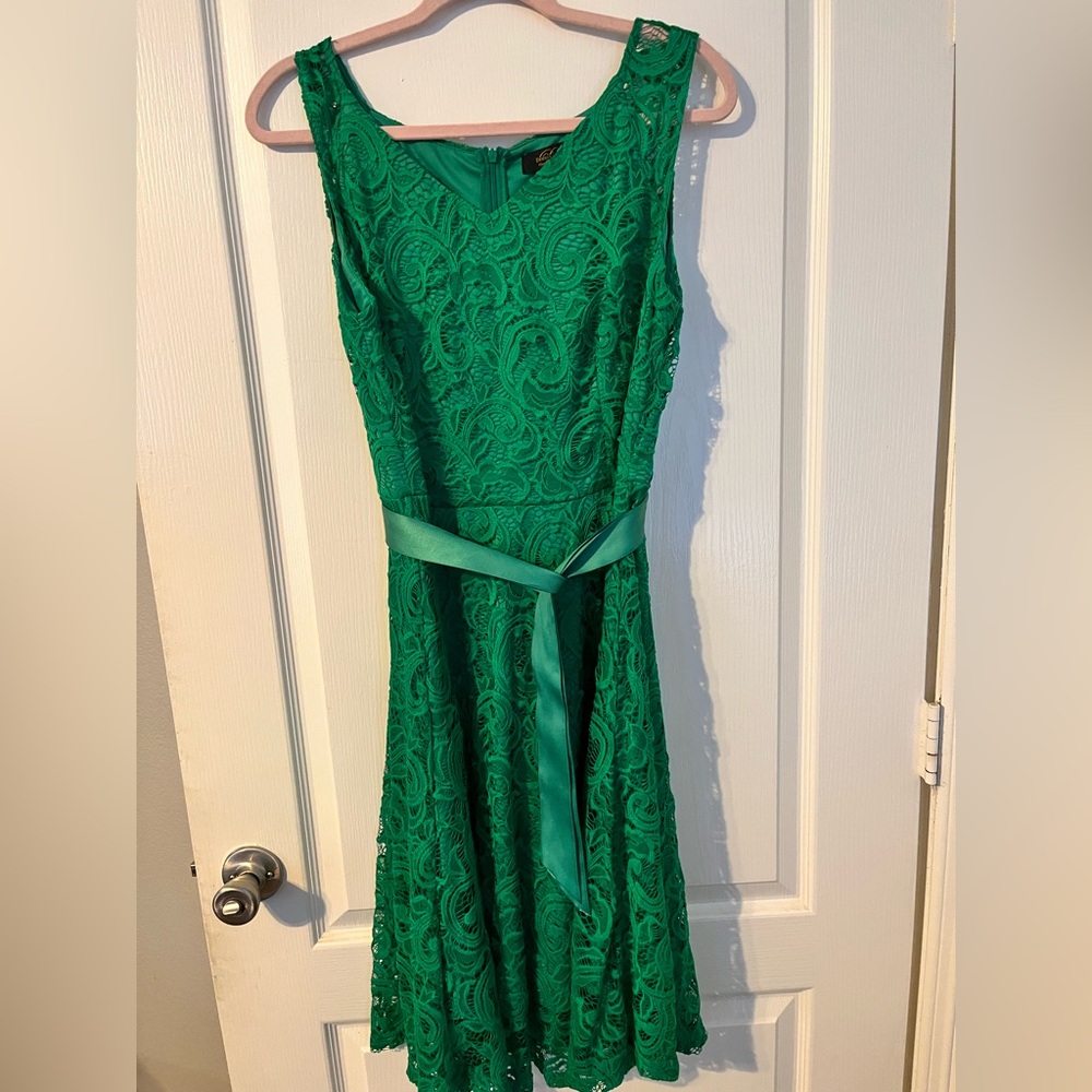 Green Sleeveless A-Line Midi Dress for Weddings